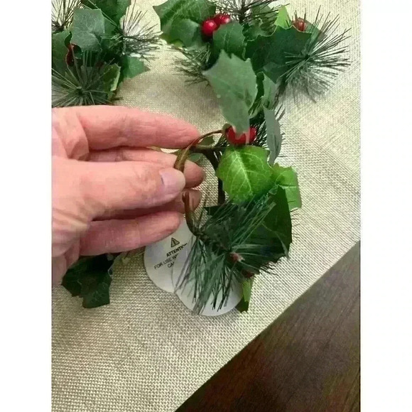 Bethlehem Lights Set of 4 Christmas Berry Candle Rings - Picture 2 of 2